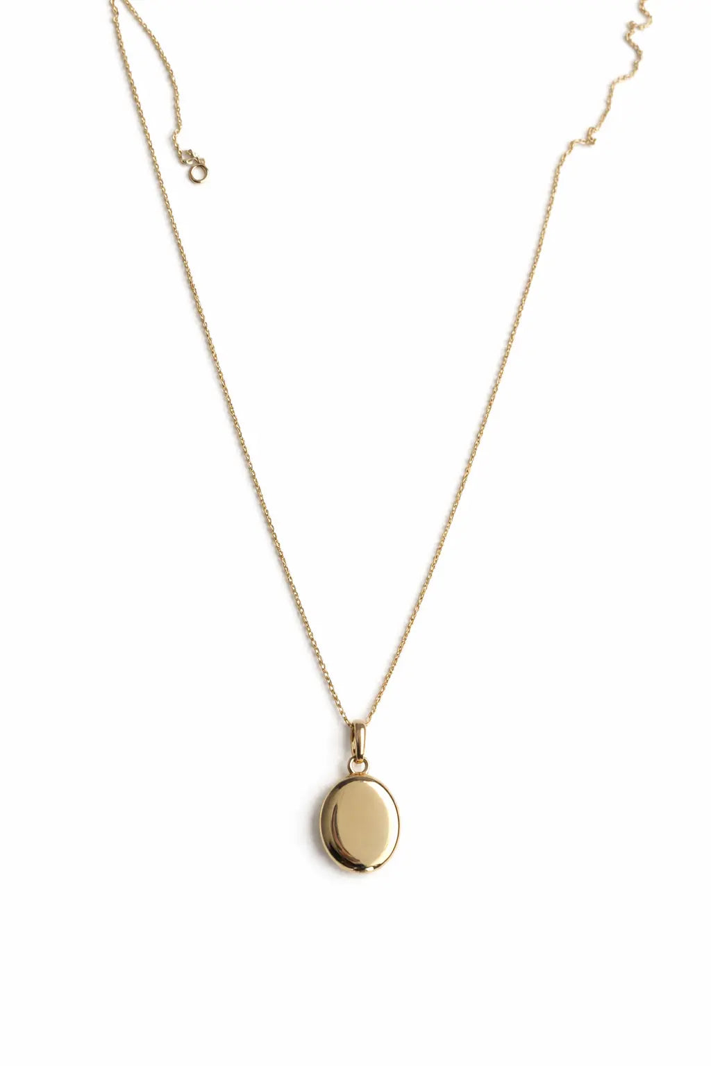 14k Classic Oval Locket Raquel Rosalie