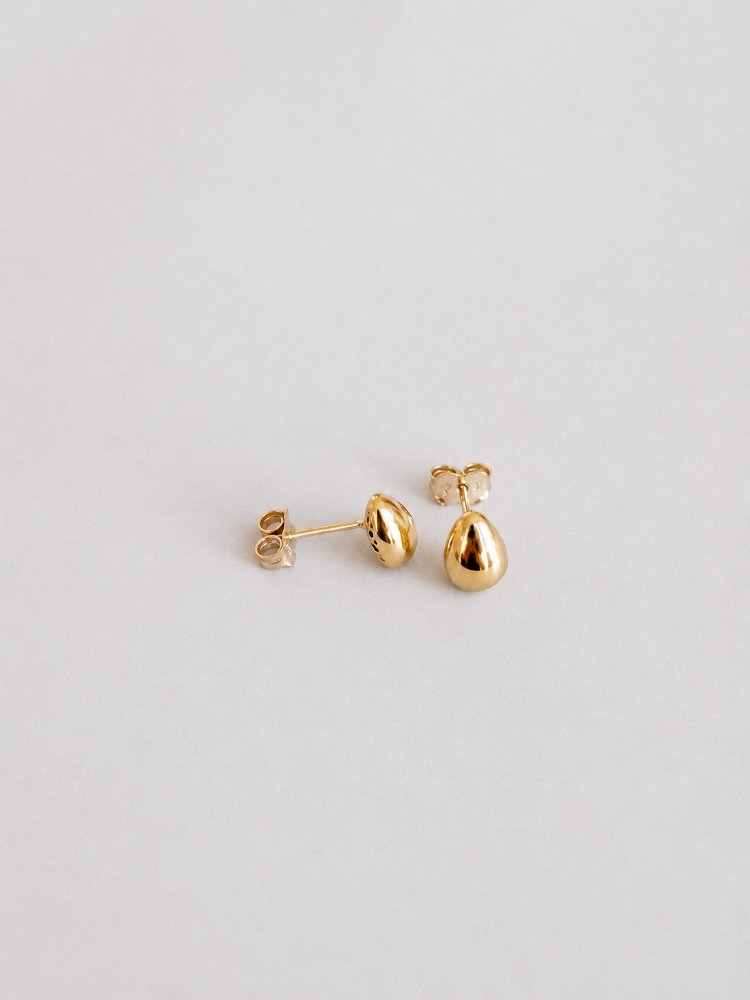 Puff Tear Stud Raquel Rosalie