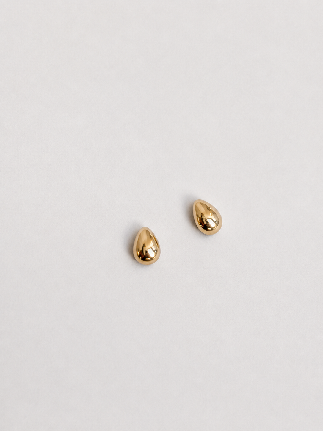 Puff Tear Stud Raquel Rosalie