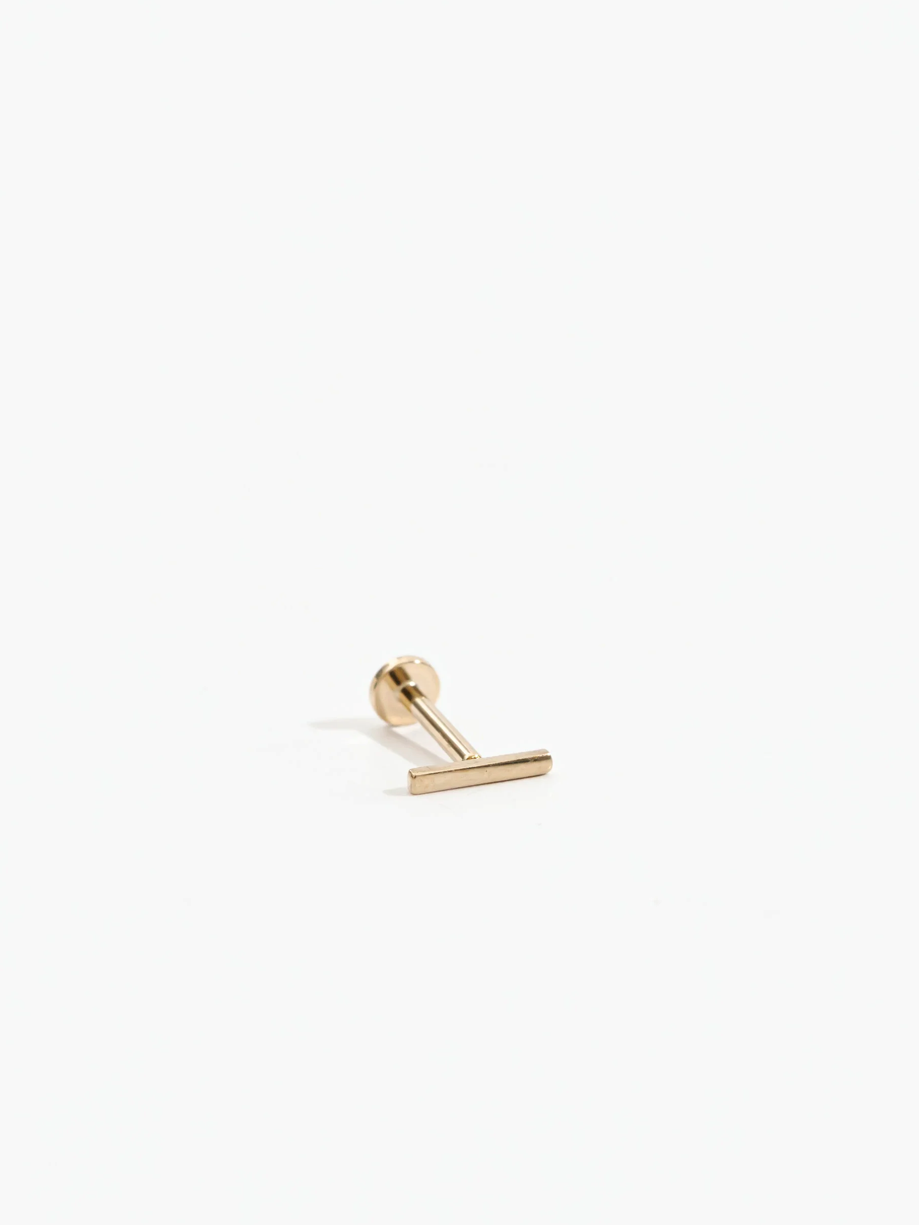 Bar flat back stud