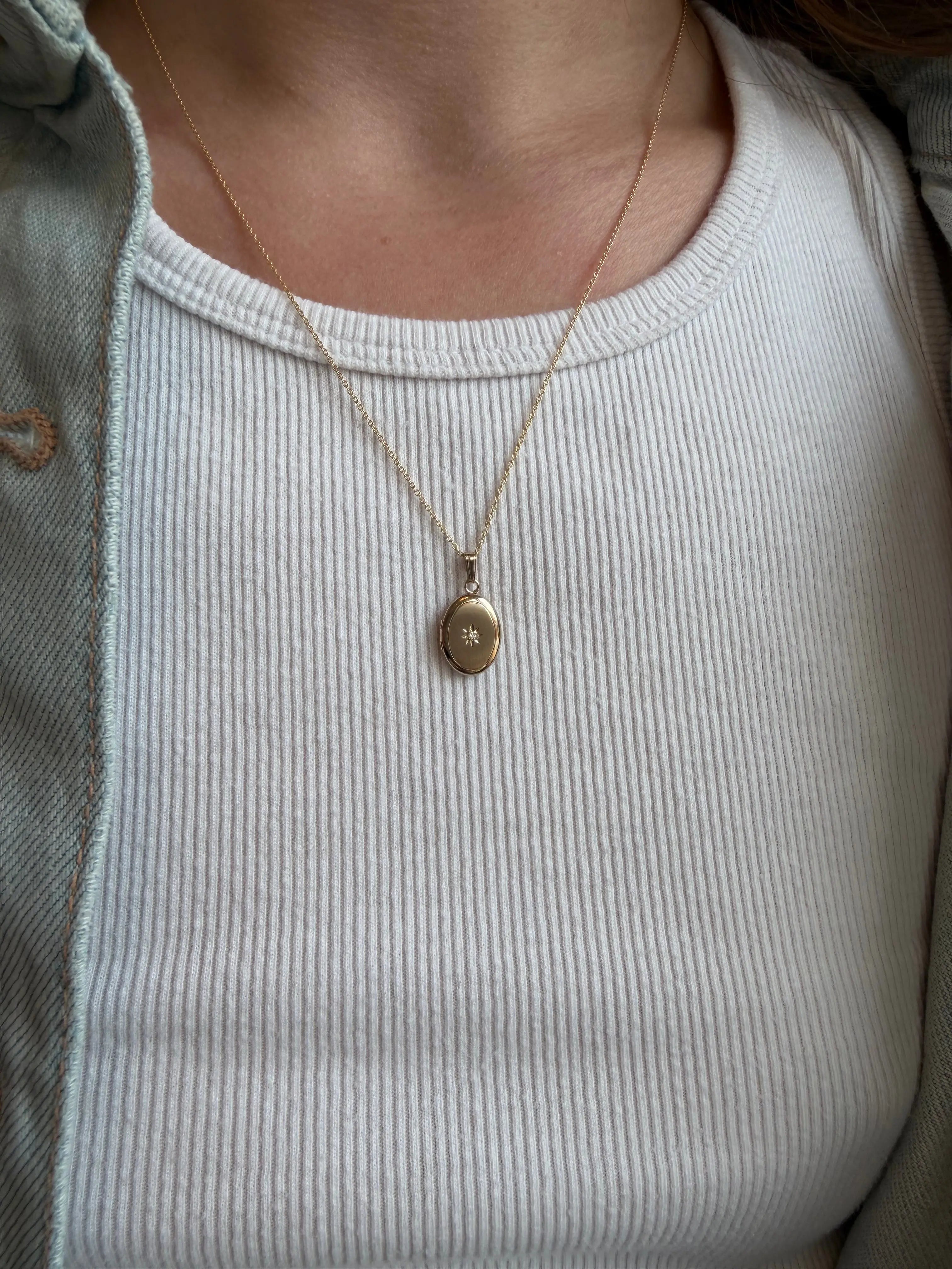 14k Oval Locket Raquel Rosalie