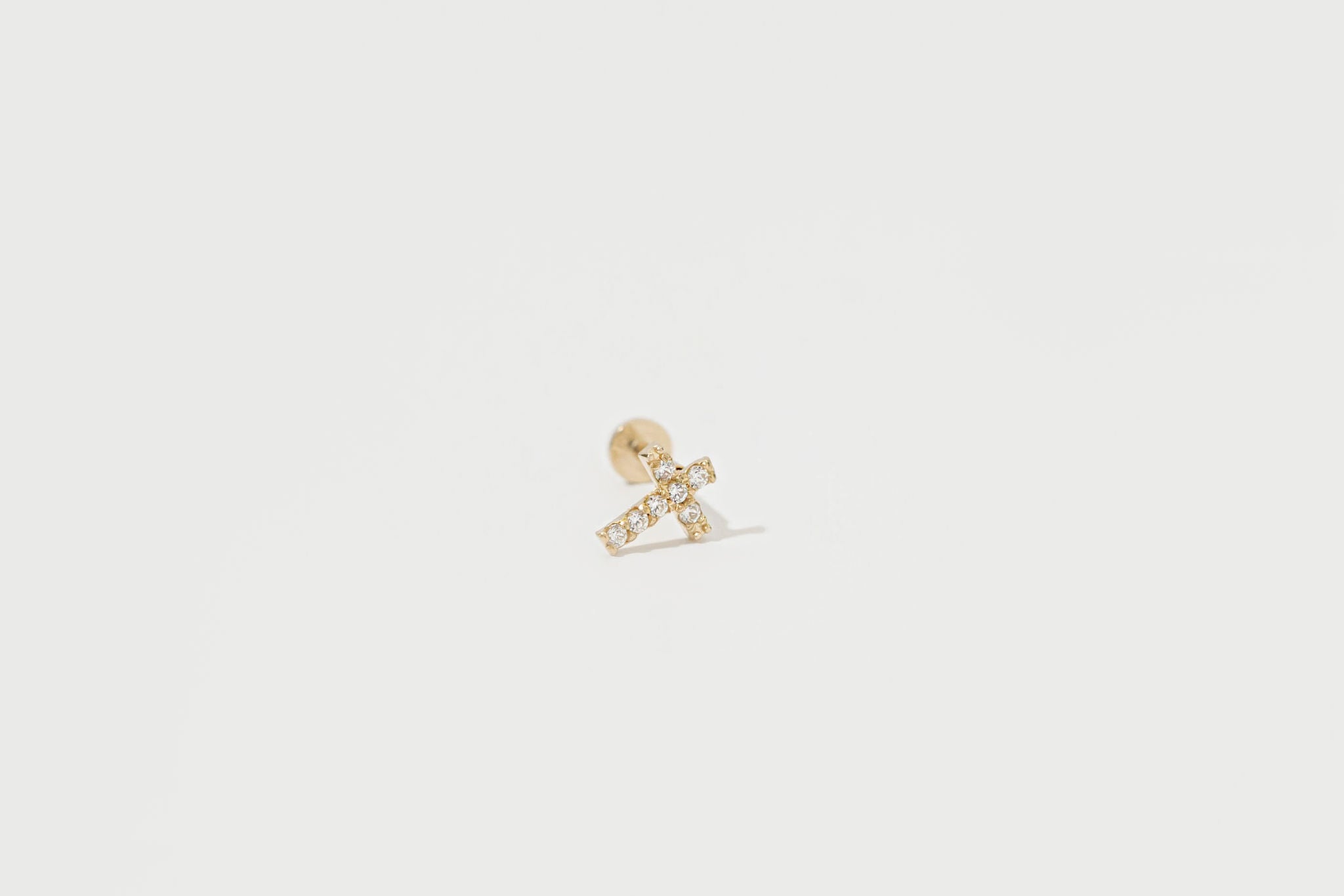 Cross flat back stud