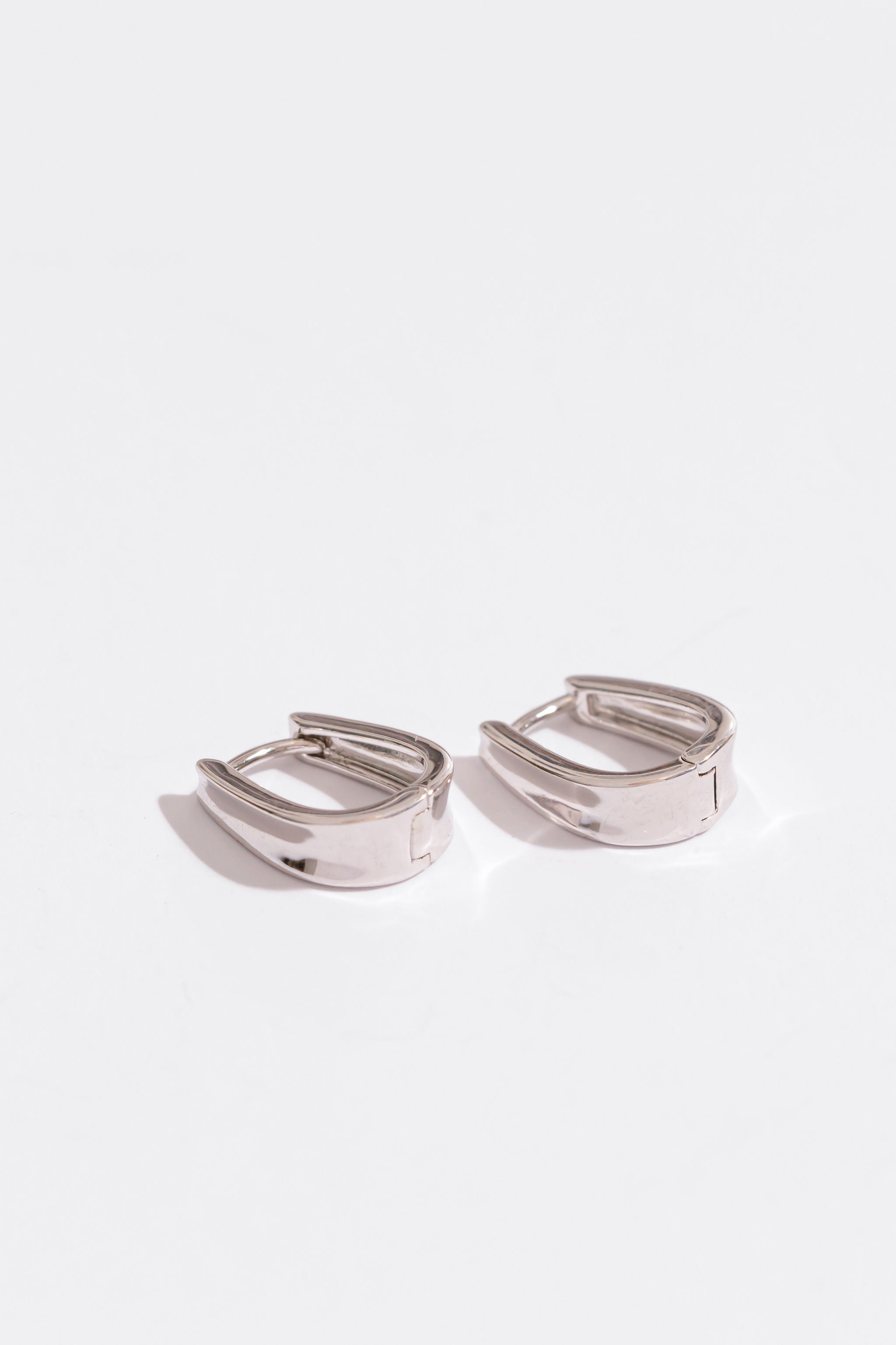 Silver Horseshoe Huggie